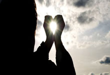 黑白体育:意甲:尤文主场惨败 那不勒斯力克“紫百合”.